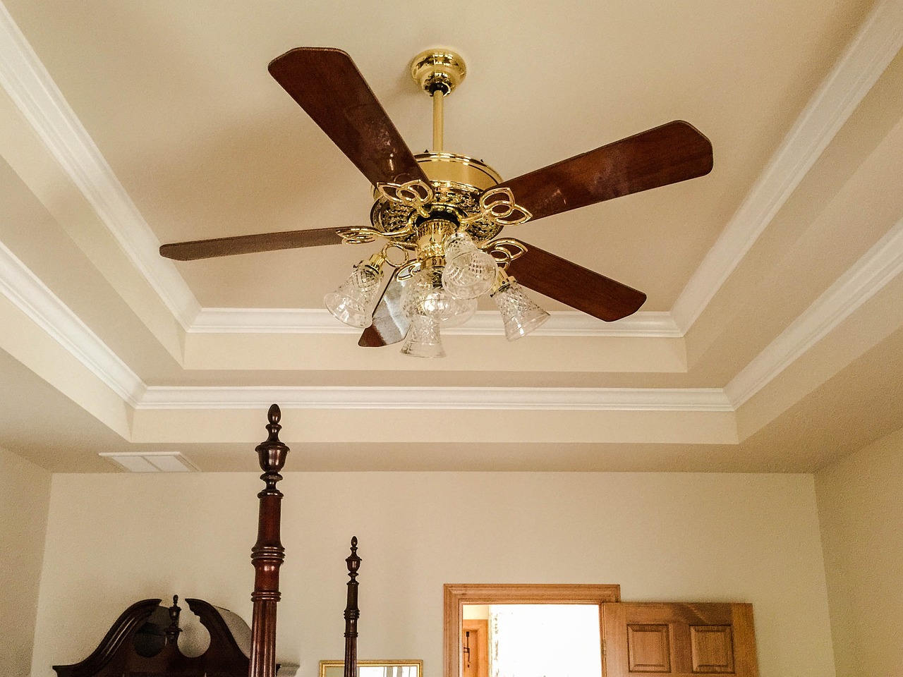 ceiling fan, tray ceiling, crown molding